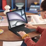 Калъф с клавиетура от Tech-Protect Smartcase Magnetic with Keyboard for iPad Pro 12.9” 2020 / 2021 / 2022 / iPad Air 13” 2024 / 2025 - Black - Image 10
